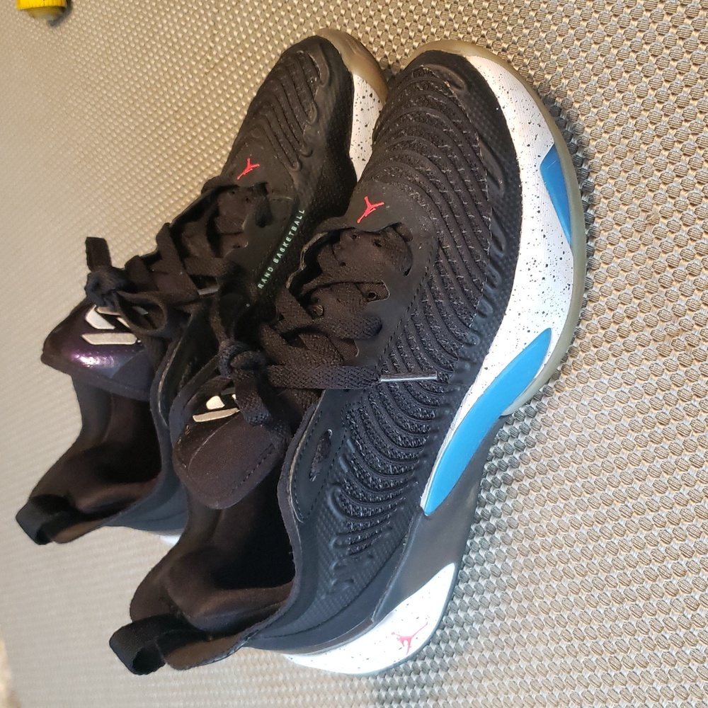 Jordan sneakers 6 (big boy) black and blue